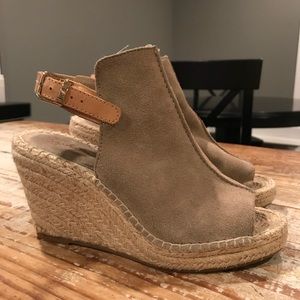 Size 7 Seychelles Suede Wedge